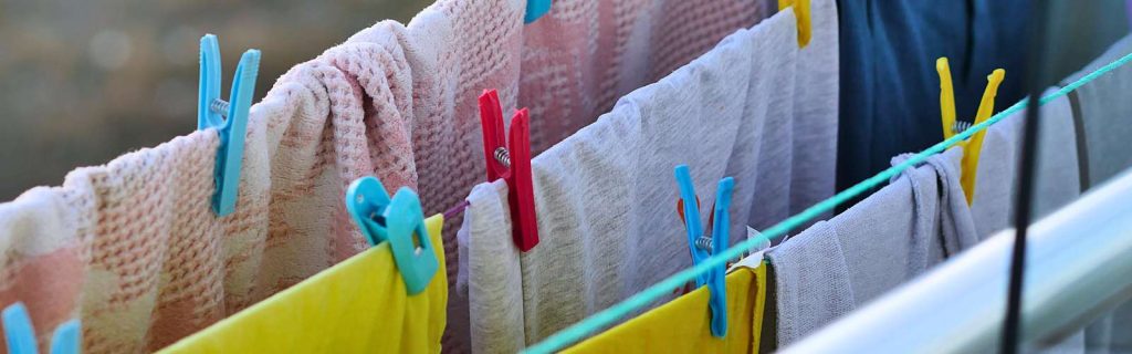 Wäsche tropft vom Balkon – was Mieter wissen müssen