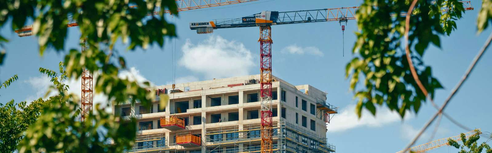 Mietminderung wegen Neubau: Wann Verschattung zum Mietmangel wird